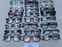 24 diverse leebrillen - afbeelding 1 van  3