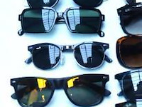 24 diverse zonnebrillen - afbeelding 2 van  5