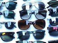 24 diverse zonnebrillen - afbeelding 3 van  5