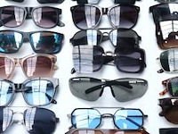 24 diverse zonnebrillen - afbeelding 3 van  4