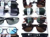 24 diverse zonnebrillen - afbeelding 4 van  4