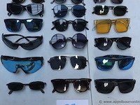 24 diverse zonnebrillen - afbeelding 4 van  4