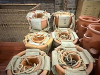 24 hangbloempotten - afbeelding 1 van  2