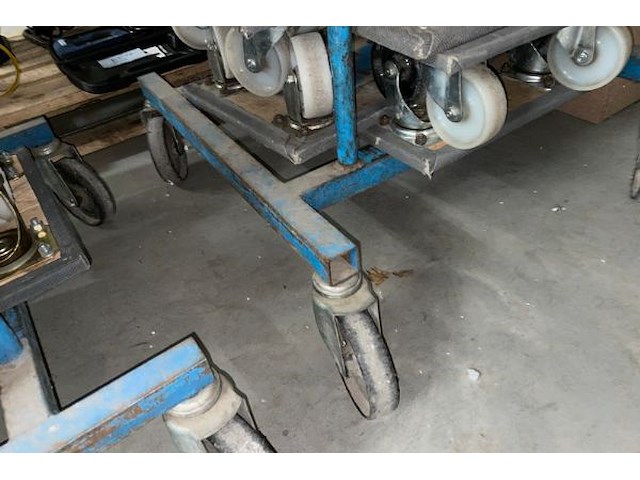 24 meubelhondjes en opbergframe op wielen - afbeelding 5 van  5