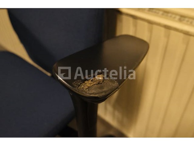 24 ongelijke bureaustoelen - afbeelding 2 van  14