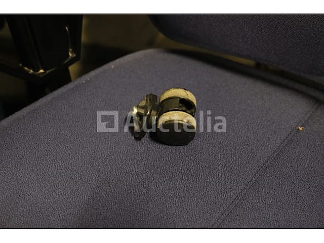 24 ongelijke bureaustoelen - afbeelding 3 van  14