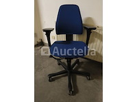 24 ongelijke bureaustoelen - afbeelding 5 van  14