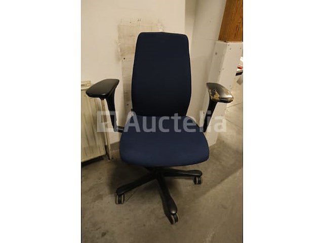 24 ongelijke bureaustoelen - afbeelding 6 van  14