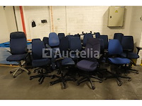 24 ongelijke bureaustoelen - afbeelding 8 van  14