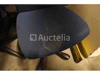 24 ongelijke bureaustoelen - afbeelding 9 van  14