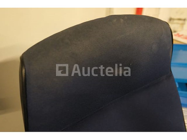 24 ongelijke bureaustoelen - afbeelding 12 van  14