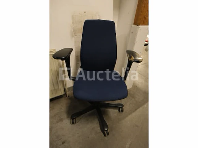24 ongelijke bureaustoelen - afbeelding 6 van  14