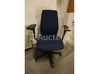 24 ongelijke bureaustoelen - afbeelding 6 van  14