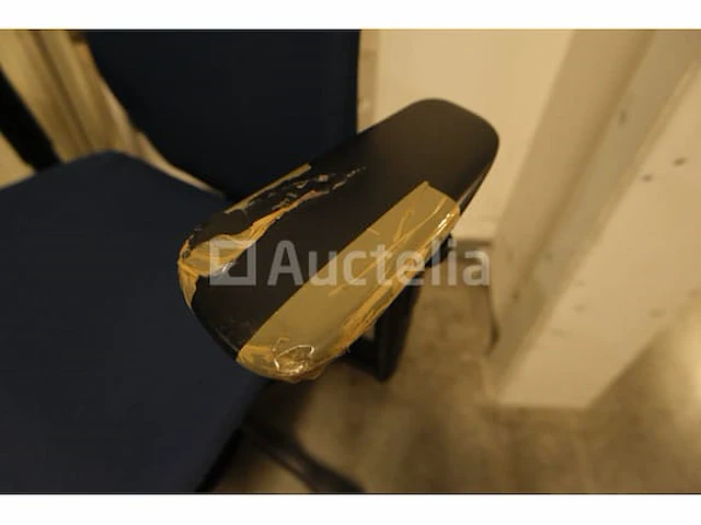 24 ongelijke bureaustoelen - afbeelding 14 van  14