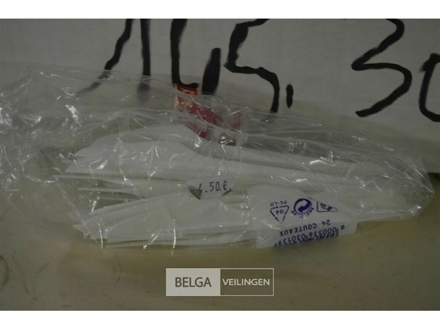 24 pakjes platieken messen - afbeelding 1 van  2