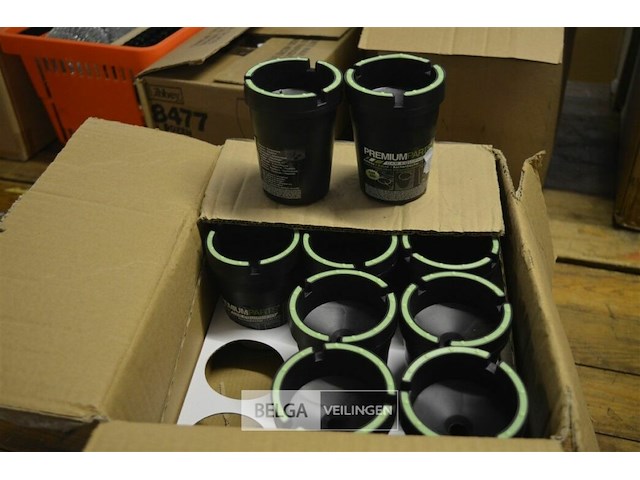 ±24 platieken asbakken - afbeelding 2 van  2