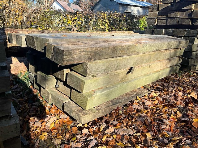 24 rustieke eikenhouten dwarsliggers - afbeelding 3 van  4