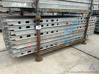 24 steigerplaten van het merk afix, 2.57m