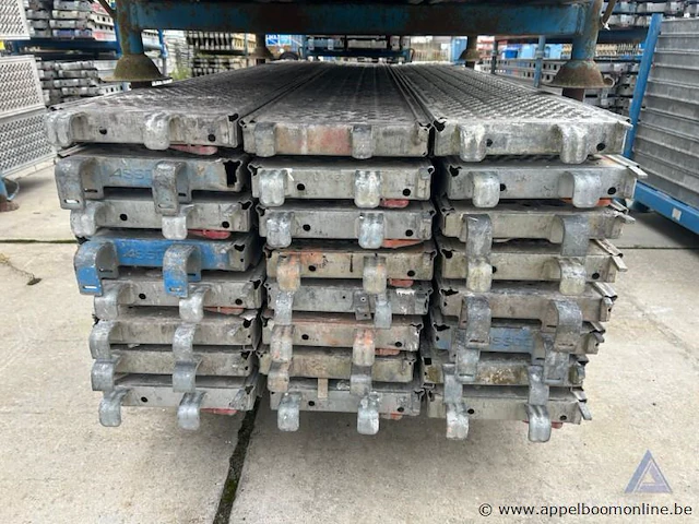 24 steigerplaten van het merk afix, 2.57m - afbeelding 2 van  3
