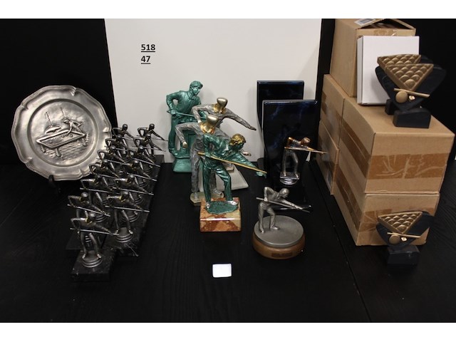 24 x biljarttrofee + 30 in doosje - afbeelding 1 van  2