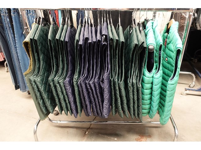 24 x bodywarmer - afbeelding 1 van  5