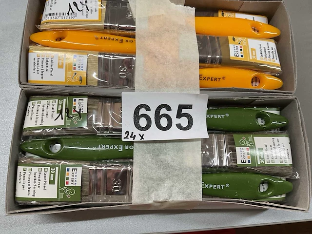 24 x kwasten voor houtbescherming of lakverf - afbeelding 1 van  5