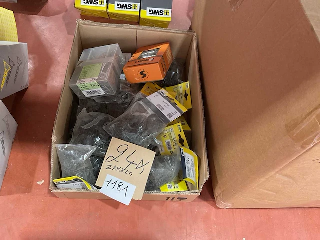 24 x zakken snelbouwschroeven; krammen; ankers - afbeelding 1 van  5