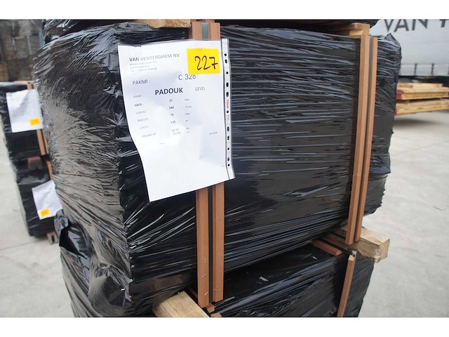 24,80 m² padouk gevelbekleding - afbeelding 4 van  5