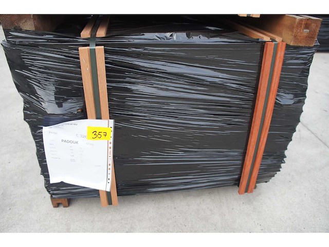 24,80 m² padouk gevelbekleding - afbeelding 4 van  5