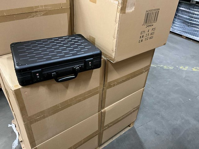 2494zw laptopkoffer aluminium zwart (22x) - afbeelding 1 van  4
