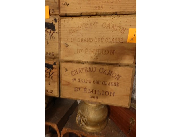 24x 75cl chateau canon 1e grand cru classe 1988 - afbeelding 1 van  2