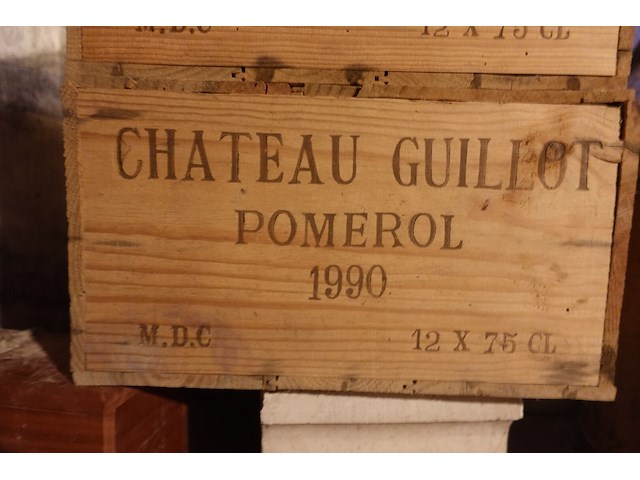 24x 75cl chateau guillot 1990 - afbeelding 2 van  2