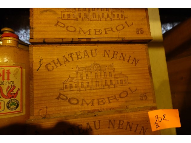 24x 75cl chateau nenin 1985 - afbeelding 2 van  2