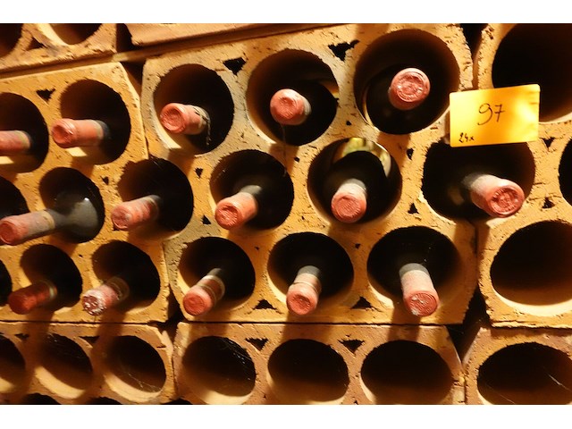 24x 75cl chateau pedesclaux 1970 - afbeelding 3 van  5