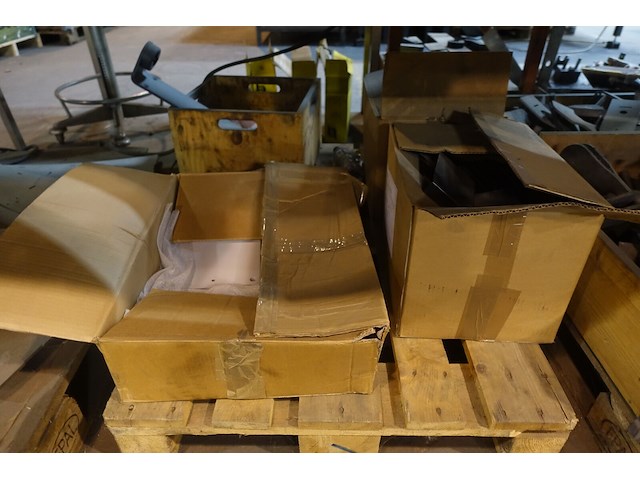 24x pallet metalen onderdelen - afbeelding 25 van  34