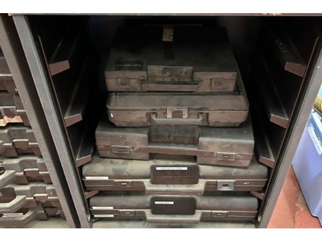 25 boxen met toebehoren voor garagedoeleinden - afbeelding 2 van  10