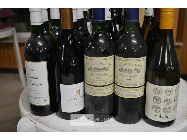 ±25 flessen diverse wijnsoorten - afbeelding 3 van  4