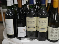 ±25 flessen diverse wijnsoorten - afbeelding 3 van  4