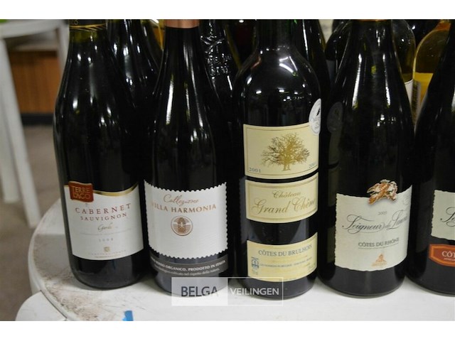 ±25 flessen diverse wijnsoorten - afbeelding 2 van  5
