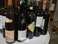 ±25 flessen diverse wijnsoorten - afbeelding 2 van  4