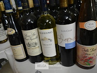 ±25 flessen diverse wijnsoorten - afbeelding 3 van  4