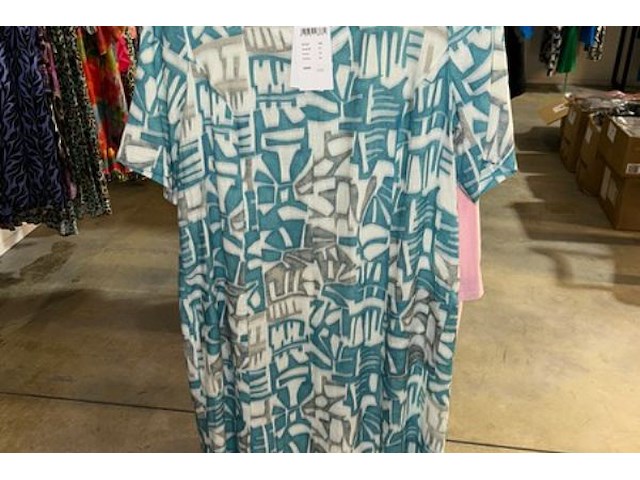 25 kleedjes, tops, blouses, broeken - afbeelding 13 van  15