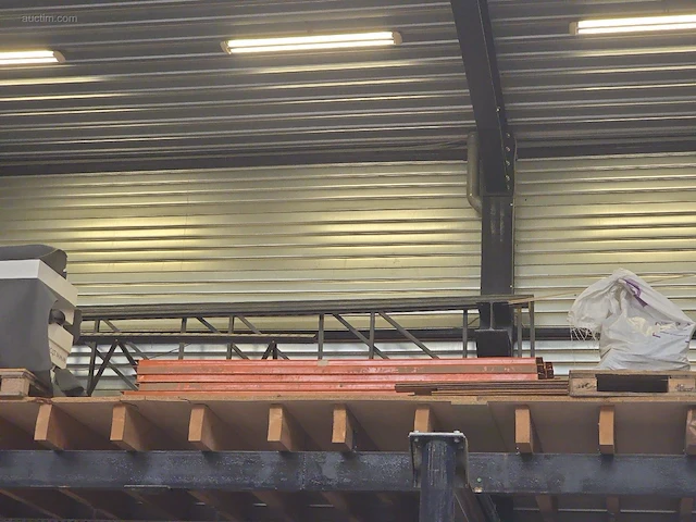 25 lopende meter metalen palletstelling. - afbeelding 7 van  7