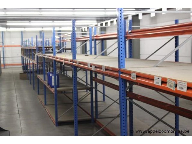 25 meter magazijnrekken bestaande uit 13staanders en 44 leggers - afbeelding 2 van  3