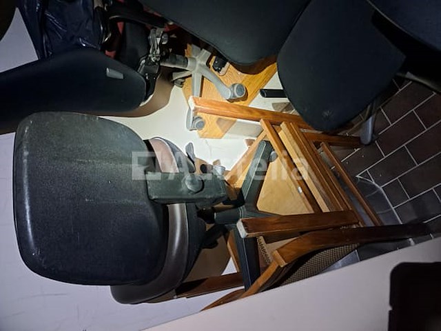 25 ongelijke bureaustoelen en fauteuils - afbeelding 3 van  4