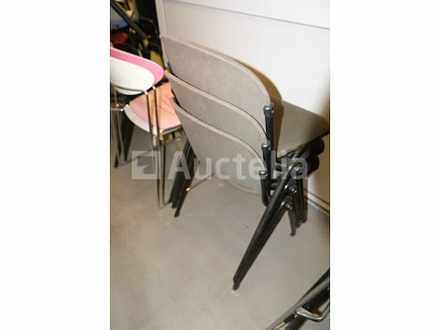 25 ongelijke stoelen - afbeelding 4 van  12