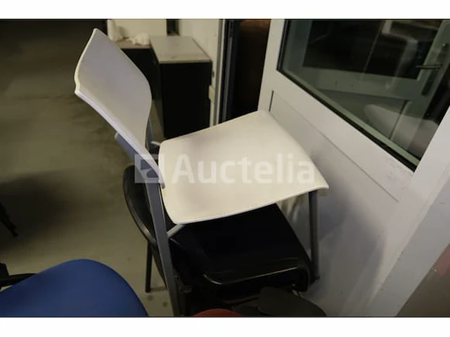 25 ongelijke stoelen - afbeelding 7 van  12