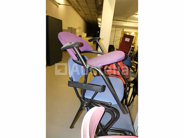 25 ongelijke stoelen - afbeelding 8 van  12