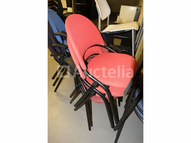 25 ongelijke stoelen - afbeelding 10 van  12