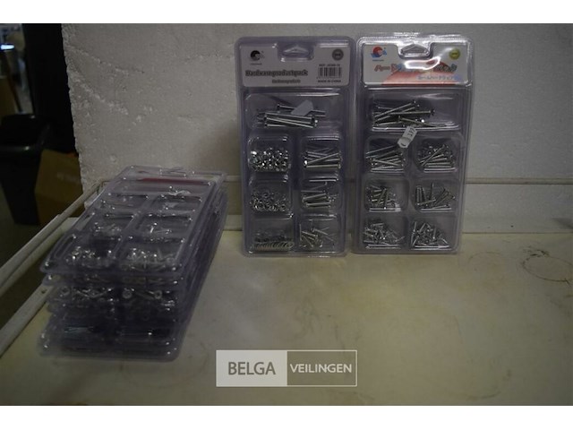 25 pakjes div schroeven - afbeelding 1 van  3